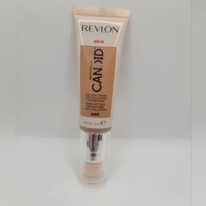 NWT Revlon Candid Natural Finish Foundation - 440 Caramel